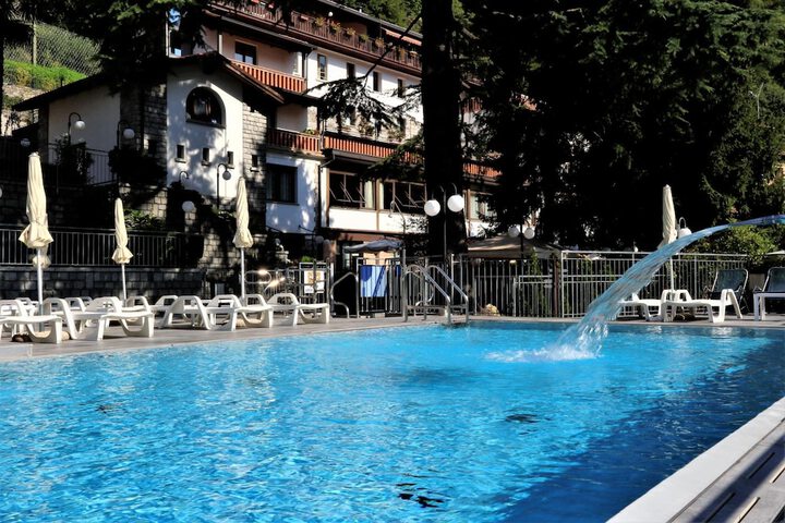 Pools & Facilities