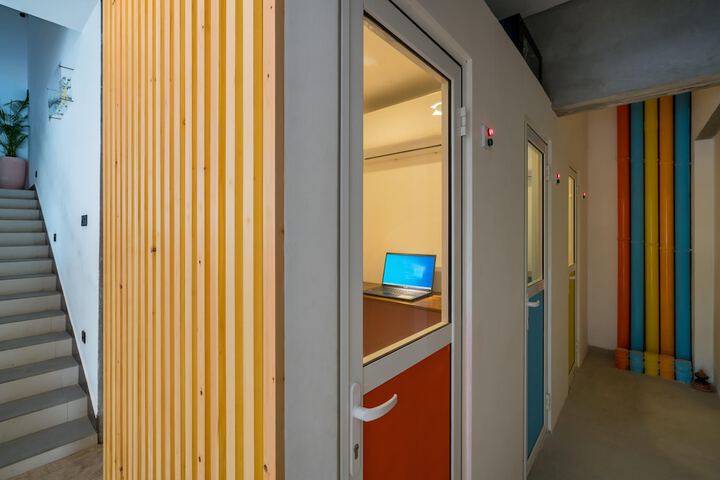 Business Center 40 of 51