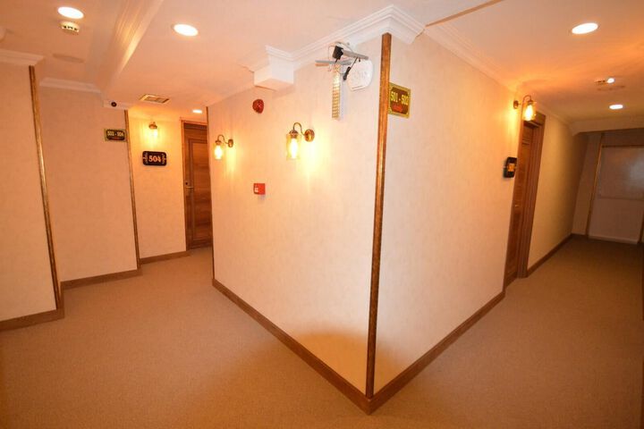 Ballroom/Hall 37 of 39