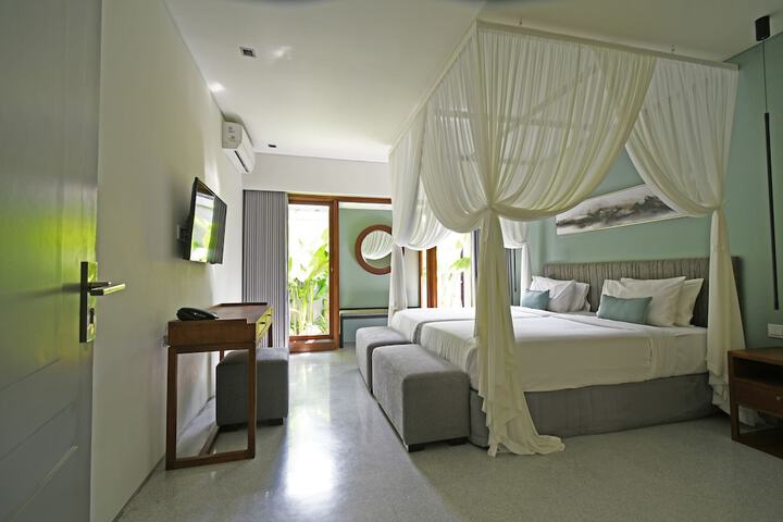 Room 30 of 141