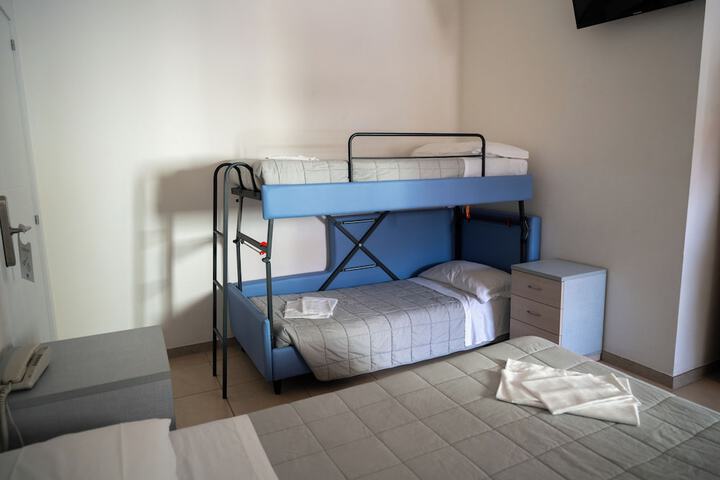 Room 8 of 21