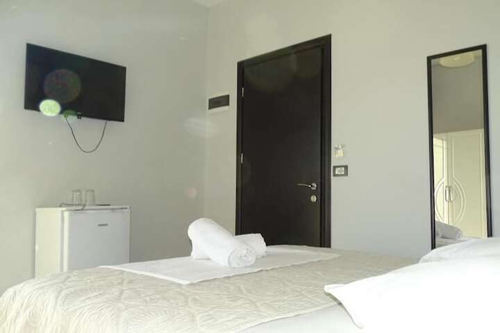 Room 33 of 59