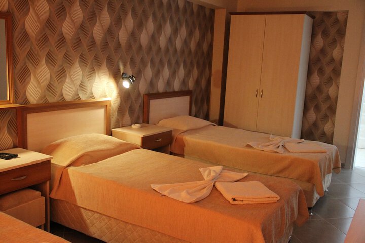 Room 9 of 23