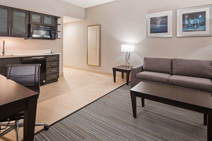 1 King Bed Microwave and Refrigerator Shower Only Full Breakfast (1 of 14)