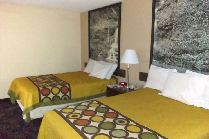 Room 6 of 34