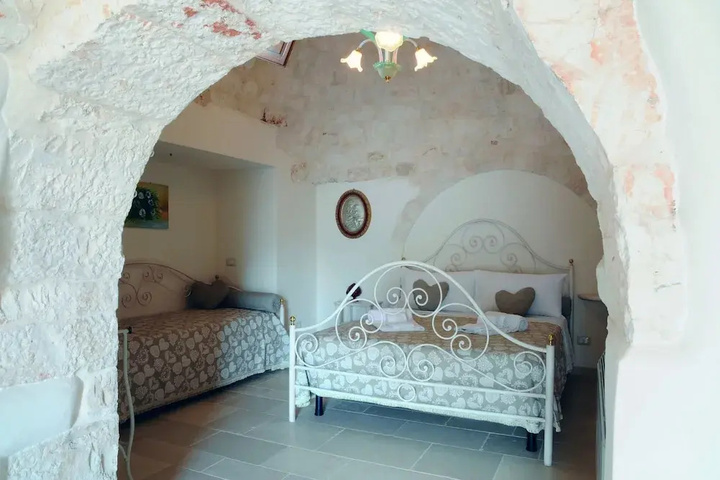 Room 4 of 21