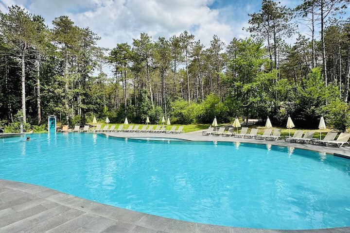 Pool 53 of 113