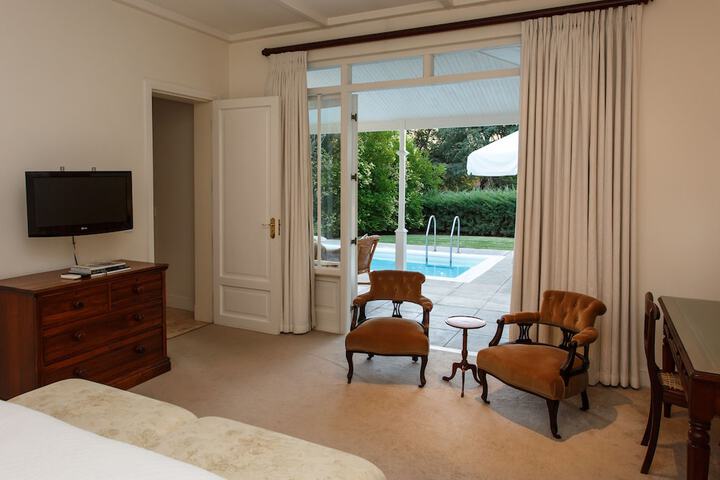 Room 19 of 80