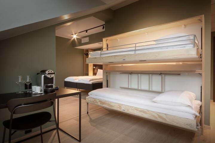 Room 28 of 59