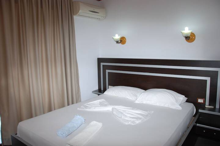 Room 13 of 43