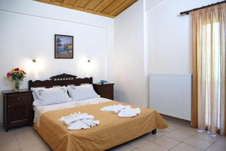Room 4 of 32
