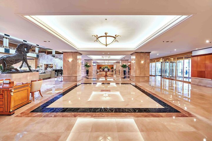 Entrance & Lobby