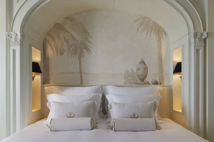 Room 14 of 62