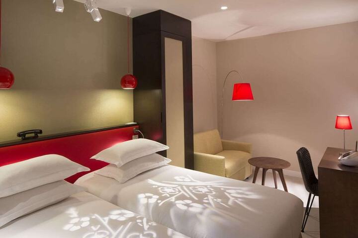 Room 47 of 106