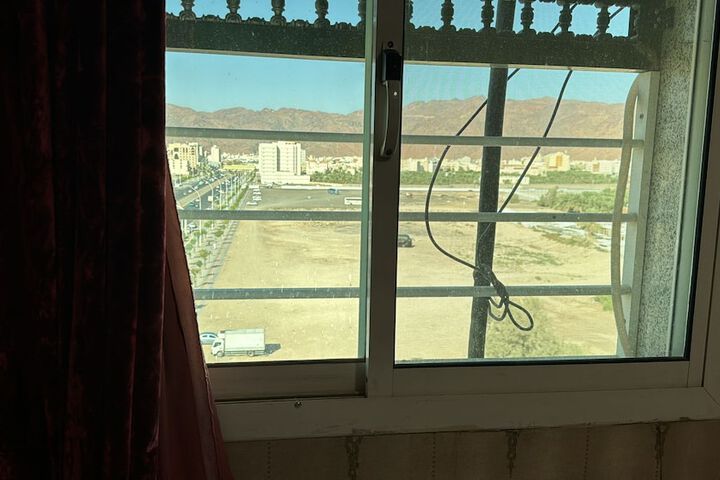 Room 27 of 49