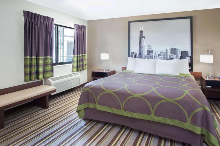 1 King Bed (5 of 7)