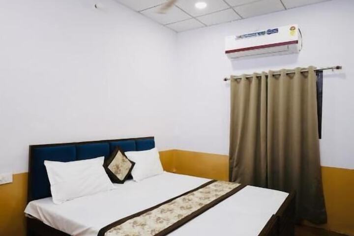 Room 14 of 32