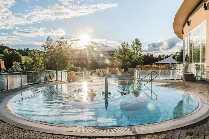 Pools & Facilities