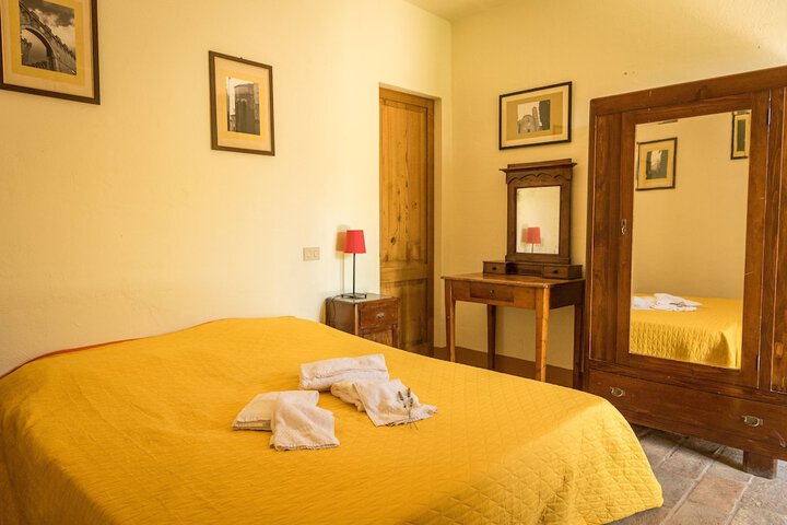 Room 12 of 33