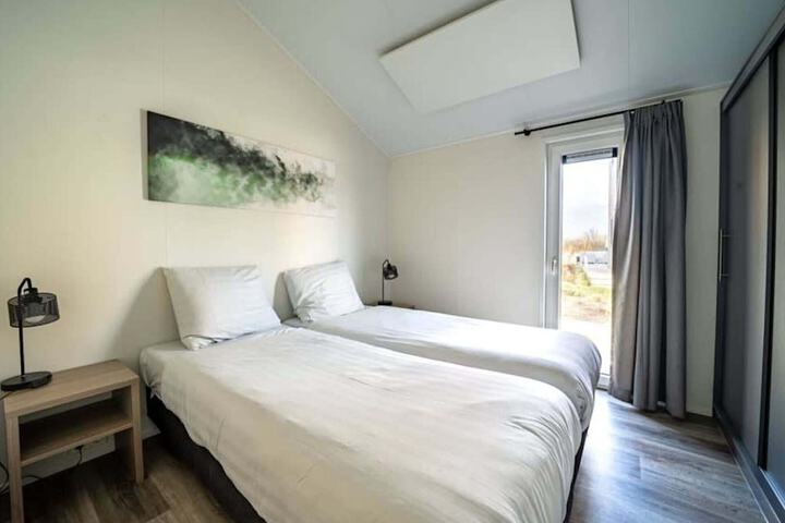 Room 6 of 38