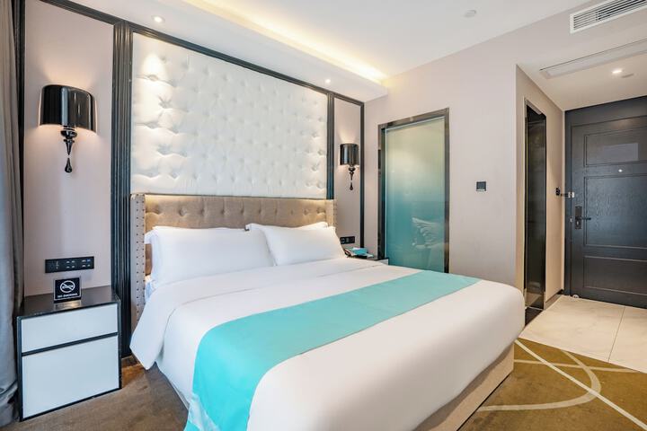 Room 8 of 42
