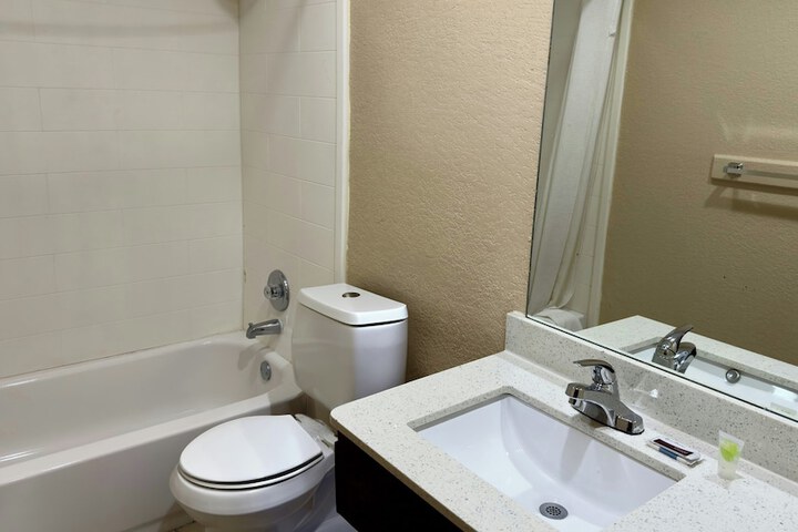 Room 41 of 59