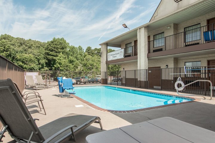 Pool Hotel
