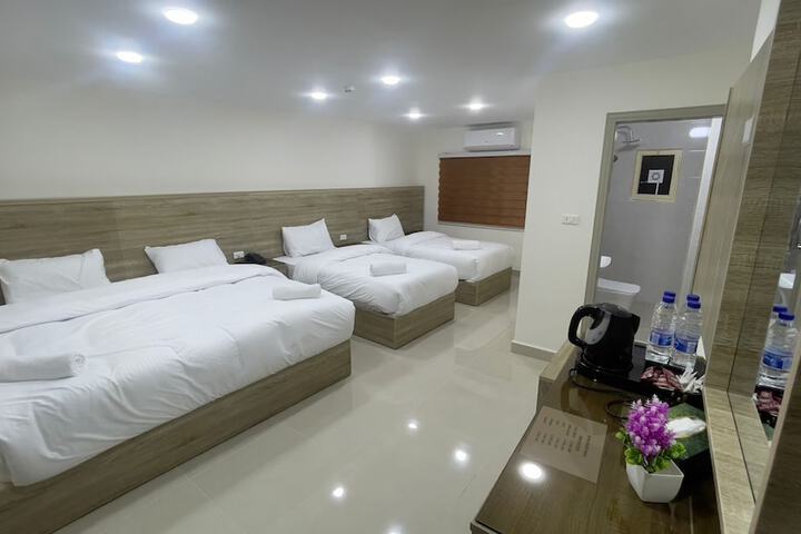 Room 18 of 29