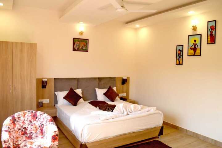 Room 2 of 5