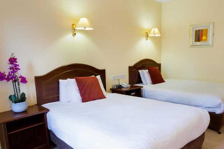 Room 13 of 39