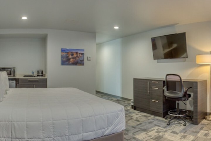 Room 7 of 38