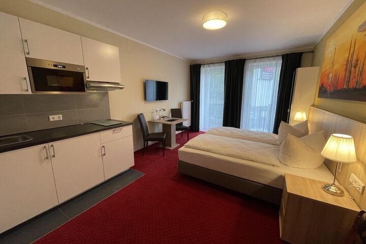 Room 8 of 99