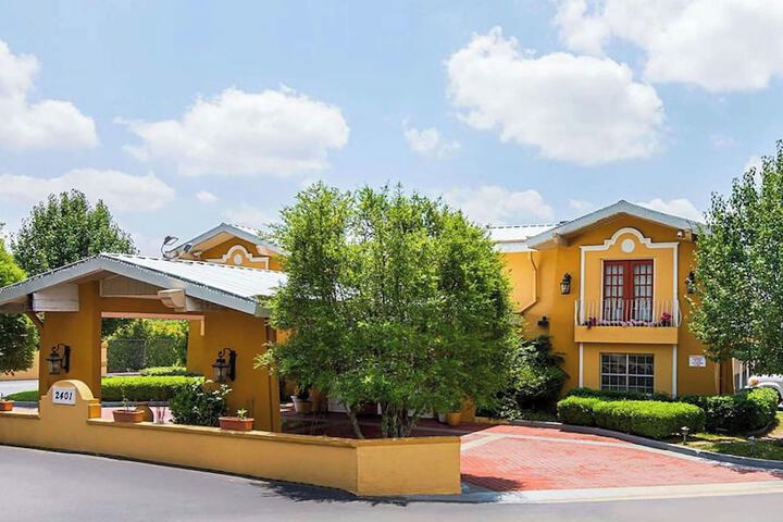 Hotel Entry