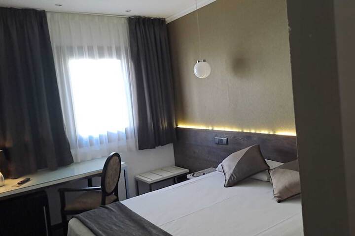 Room 92 of 193