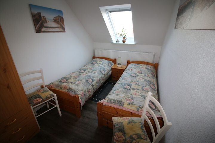Room 10 of 97