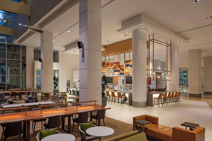 Lobby lounge