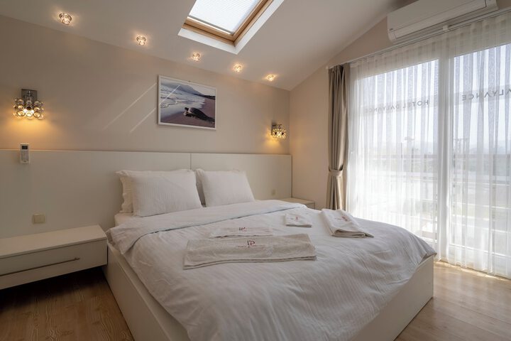 Room 35 of 178