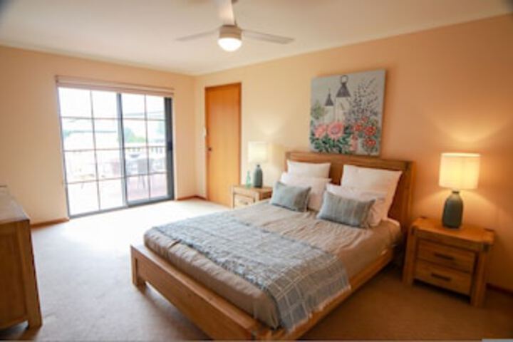 Room 10 of 120