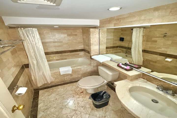 Room 15 of 59