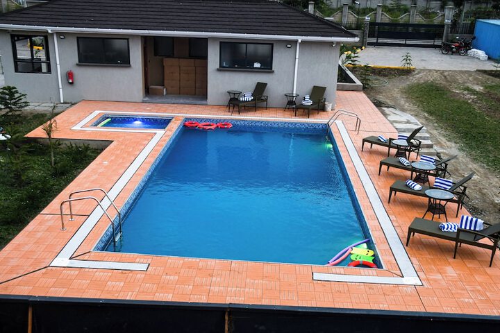 Pool 11 of 21