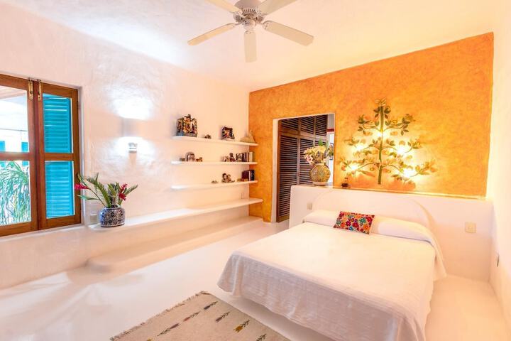 Room 2 of 28