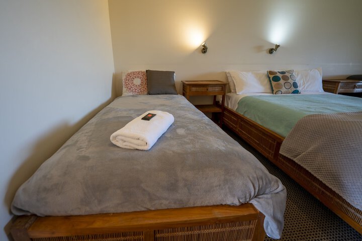 Room 4 of 77