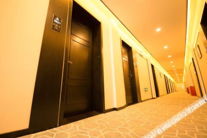 Hotel Interior 10 of 30