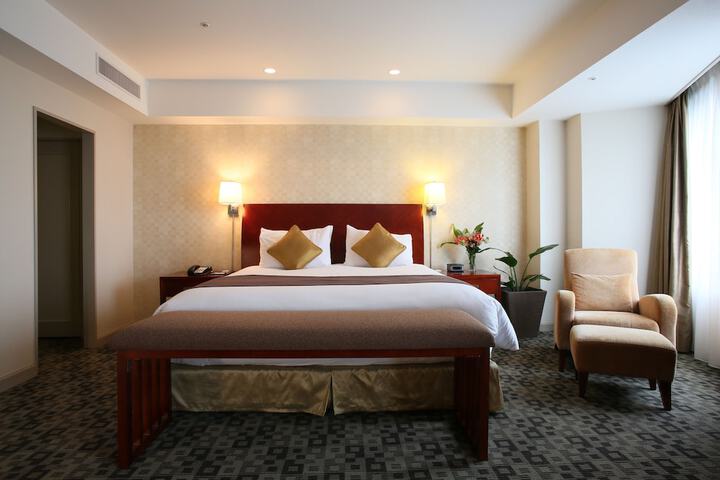 Room 4 of 57