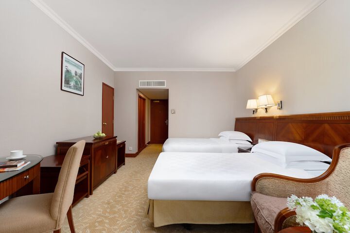 Room 28 of 72