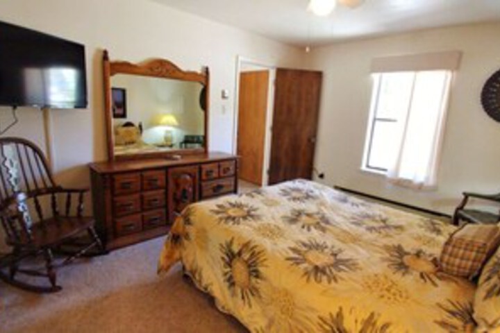 Room 18 of 18