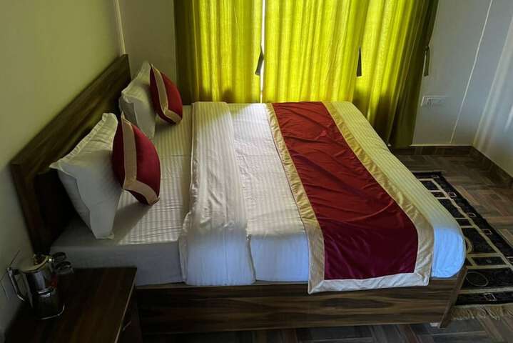 Room 12 of 24