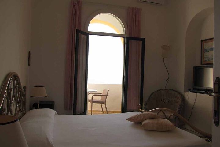 Room 19 of 68