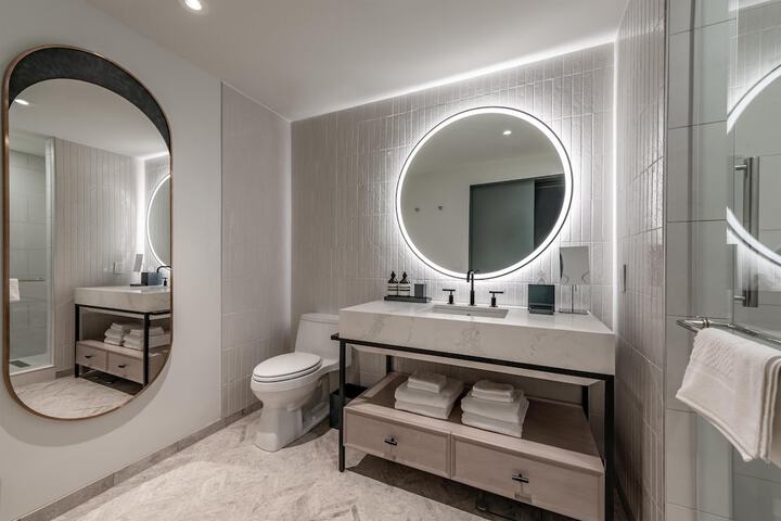 Bathroom shower