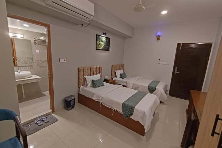 Room 25 of 73